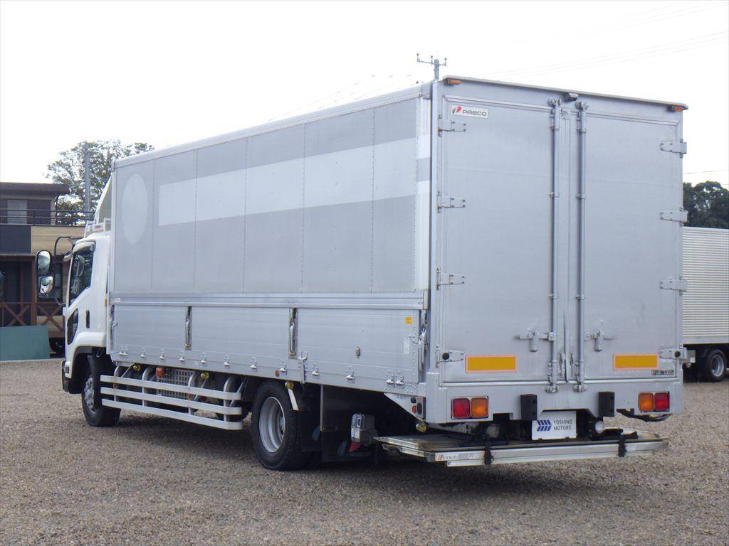 いすゞフォワード冷蔵冷凍ウイング増トン（6t・8t）[写真03]