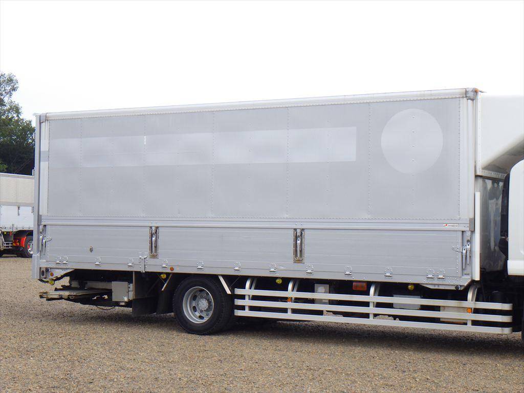 いすゞフォワード冷蔵冷凍ウイング増トン（6t・8t）[写真05]