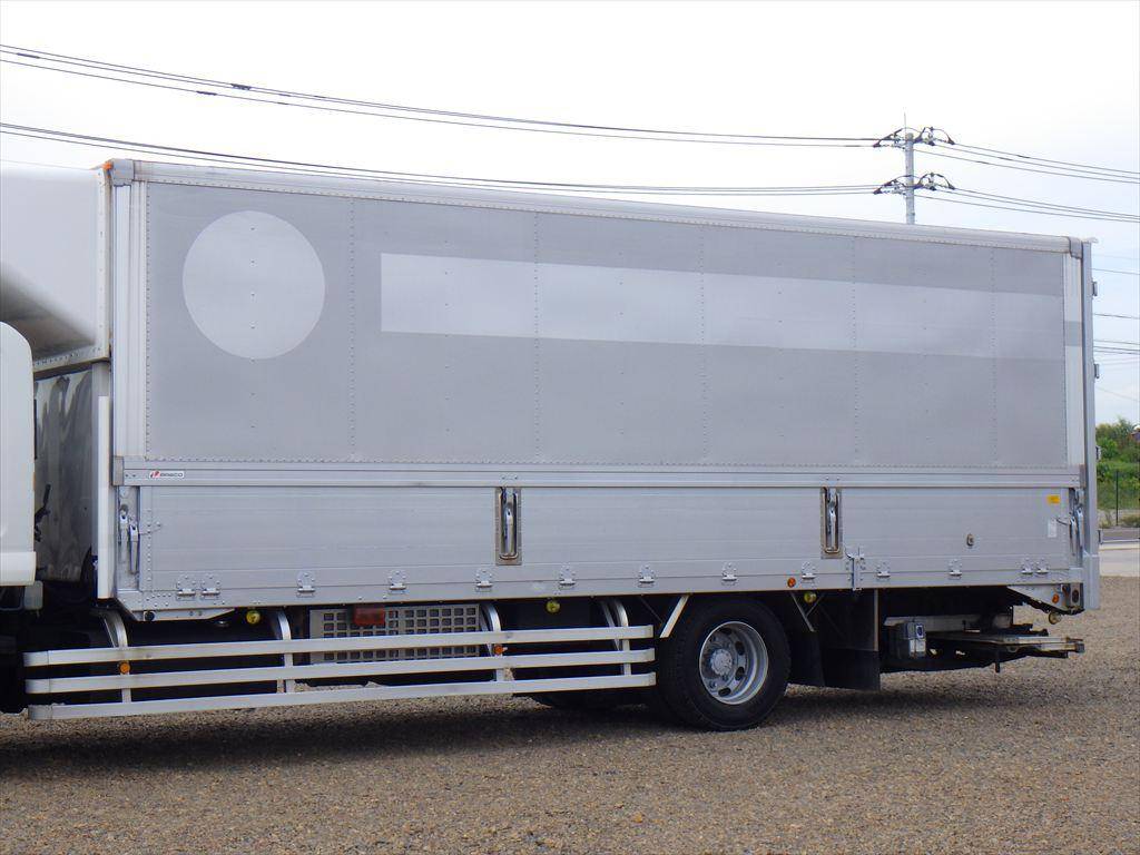 いすゞフォワード冷蔵冷凍ウイング増トン（6t・8t）[写真06]