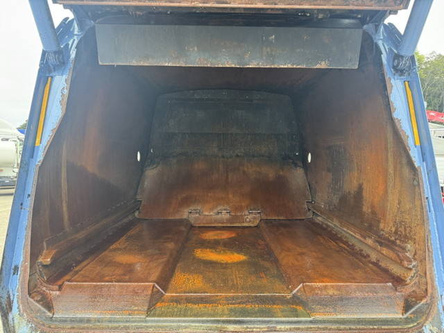 日野デュトロパッカー車（塵芥車）小型（2t・3t）[写真17]