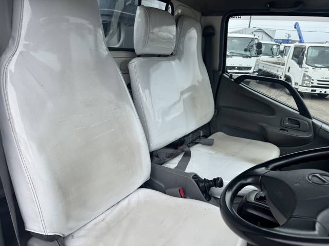 日野デュトロパッカー車（塵芥車）小型（2t・3t）[写真18]