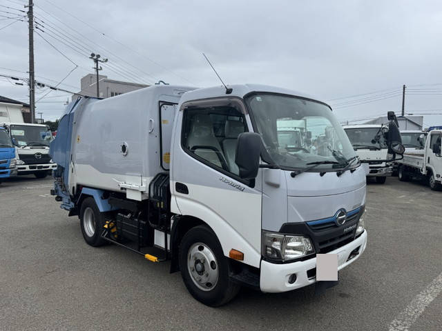 日野デュトロパッカー車（塵芥車）小型（2t・3t）[写真03]