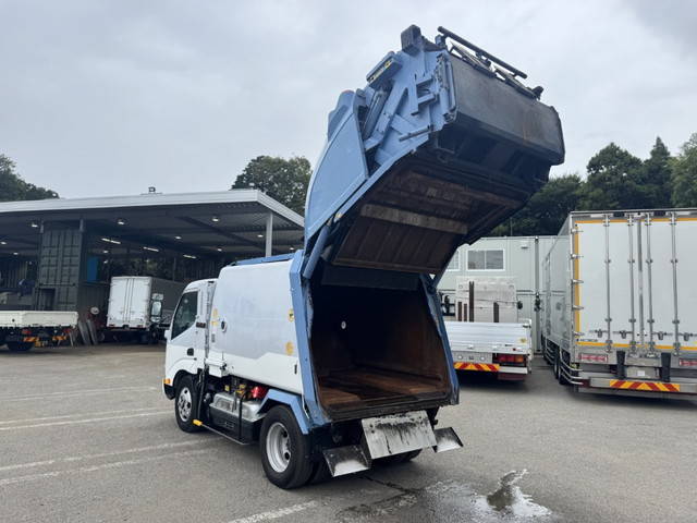 日野デュトロパッカー車（塵芥車）小型（2t・3t）[写真04]