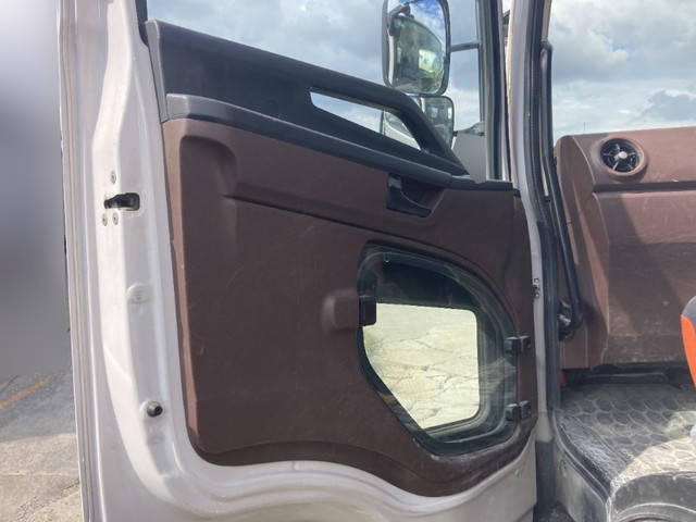 日野レンジャーミキサー車（コンクリートミキサー）増トン（6t・8t）[写真26]