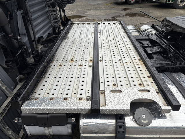 日野プロフィアトレーラーヘッド（トラクターヘッド）大型（10t）[写真10]