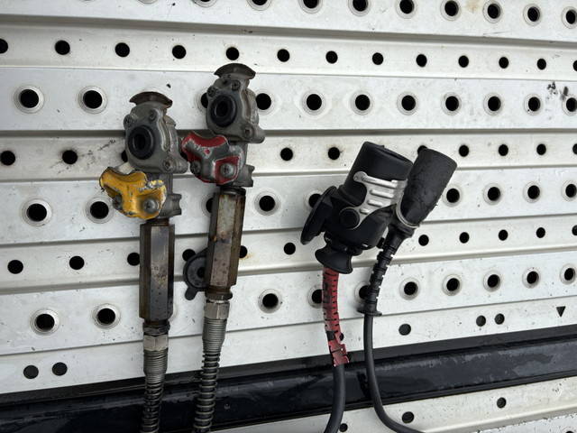 日野プロフィアトレーラーヘッド（トラクターヘッド）大型（10t）[写真11]