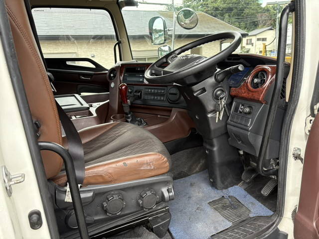 日野プロフィアトレーラーヘッド（トラクターヘッド）大型（10t）[写真16]