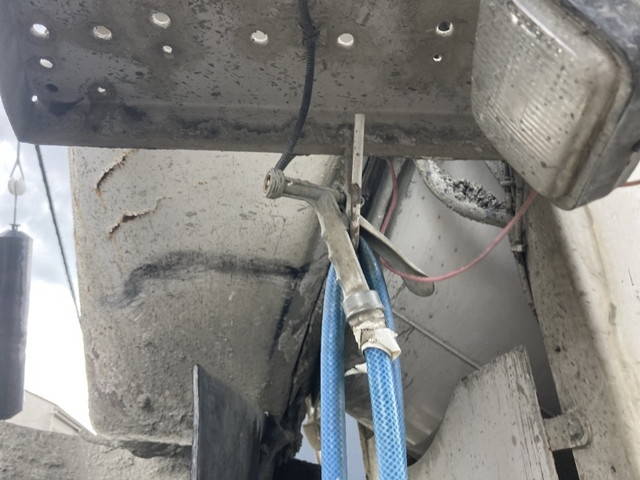 いすゞフォワードミキサー車（コンクリートミキサー）増トン（6t・8t）[写真10]