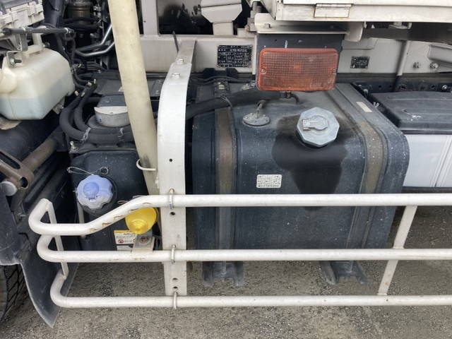 いすゞフォワードミキサー車（コンクリートミキサー）増トン（6t・8t）[写真22]