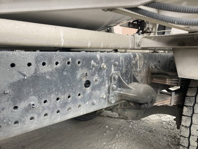 いすゞフォワードミキサー車（コンクリートミキサー）増トン（6t・8t）[写真23]