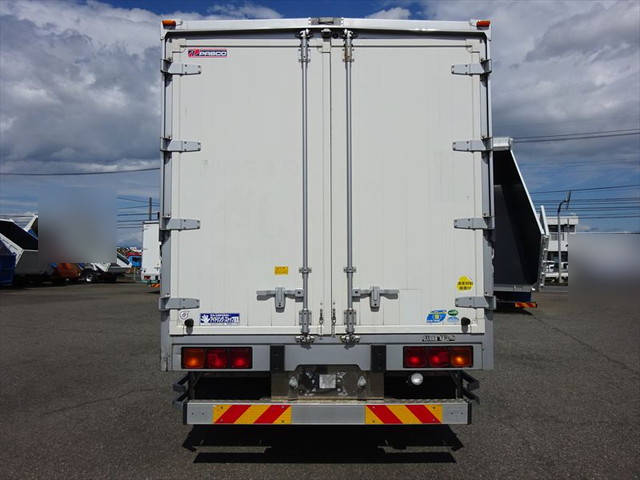 三菱ふそうファイターアルミウイング増トン（6t・8t）[写真13]