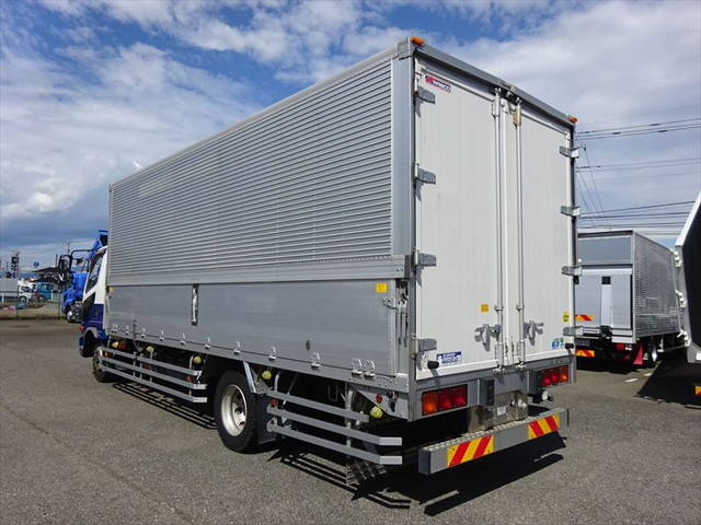 三菱ふそうファイターアルミウイング増トン（6t・8t）[写真02]