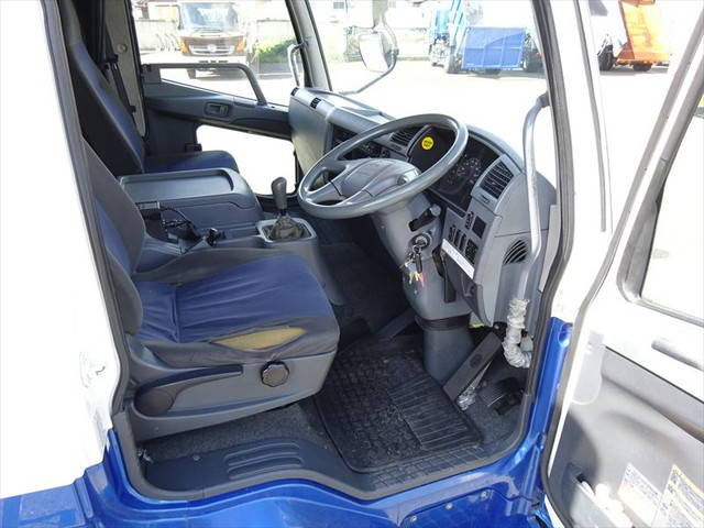 三菱ふそうファイターアルミウイング増トン（6t・8t）[写真23]