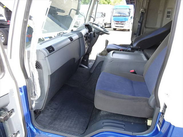 三菱ふそうファイターアルミウイング増トン（6t・8t）[写真31]