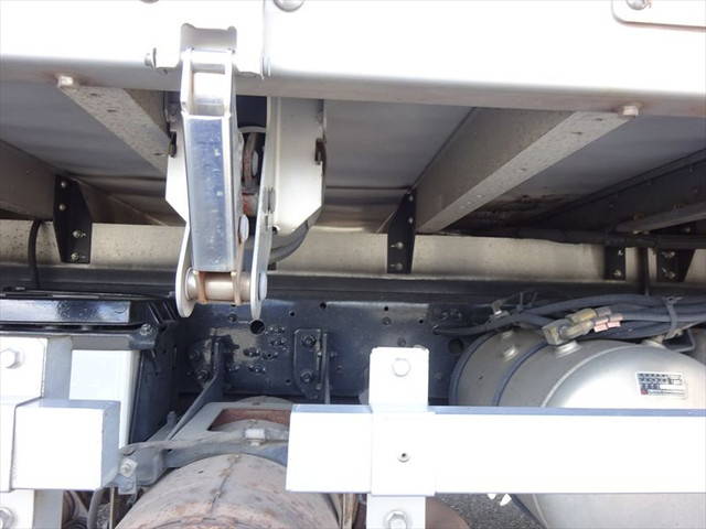 三菱ふそうファイターアルミウイング増トン（6t・8t）[写真08]