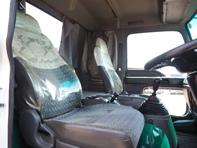 いすゞフォワードセルフクレーン4段増トン（6t・8t）[写真34]