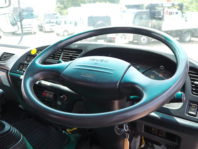 いすゞフォワードセルフクレーン4段増トン（6t・8t）[写真36]