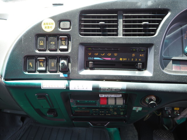 いすゞフォワードセルフクレーン4段増トン（6t・8t）[写真37]