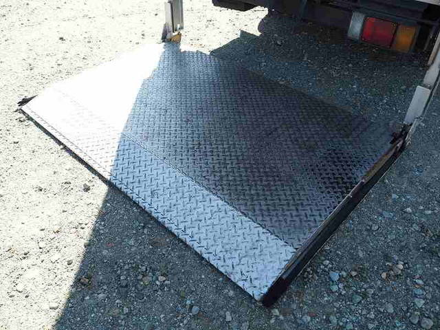 いすゞエルフアルミバン小型（2t・3t）[写真17]