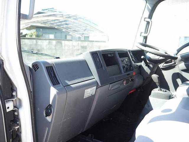 いすゞエルフアルミバン小型（2t・3t）[写真30]