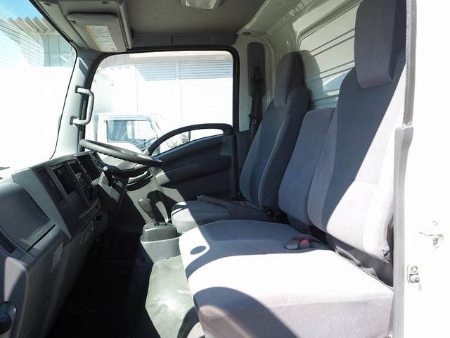 いすゞエルフアルミバン小型（2t・3t）[写真32]