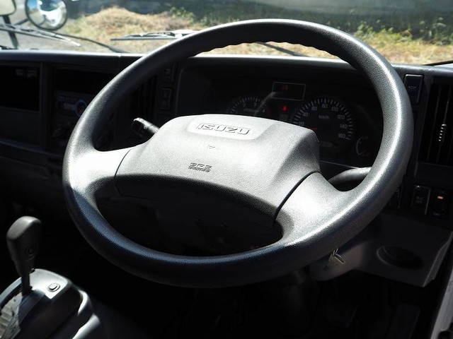 いすゞエルフアルミバン小型（2t・3t）[写真35]