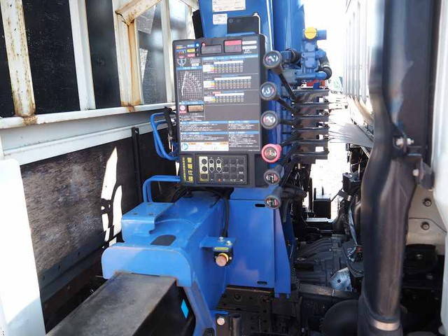 三菱ふそうキャンタークレーン4段小型（2t・3t）[写真10]