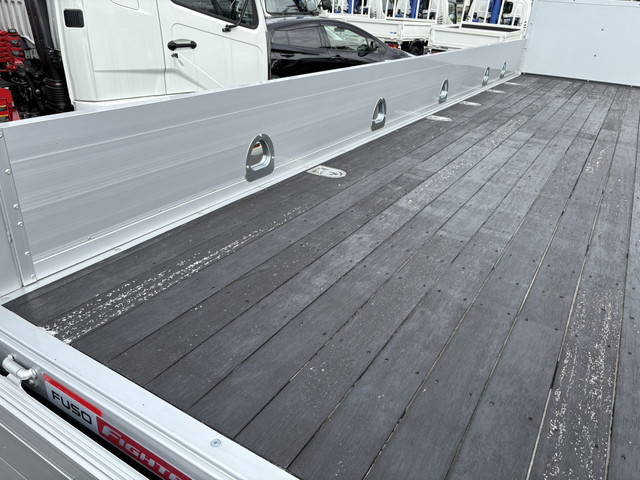 三菱ふそうファイタークレーン4段増トン（6t・8t）[写真10]