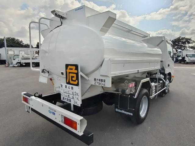 トヨタその他の車種タンク車（タンクローリー）小型（2t・3t）[写真04]