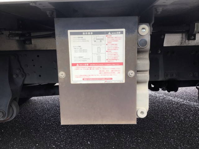 三菱ふそうファイターアルミウイング中型（4t）[写真22]