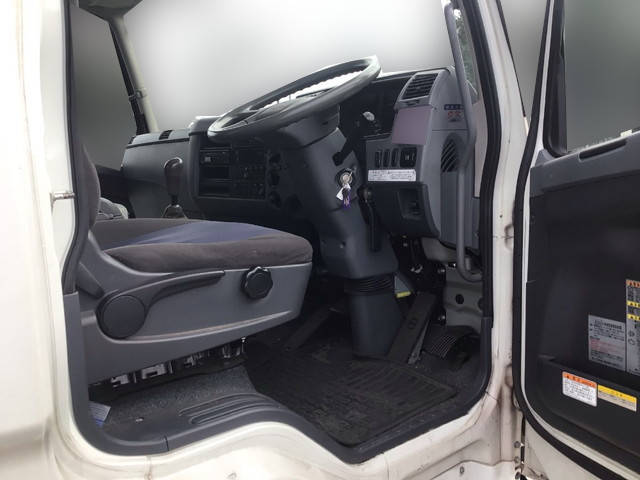 三菱ふそうファイターアルミウイング中型（4t）[写真32]