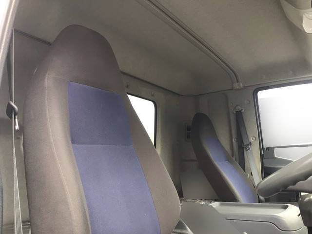 三菱ふそうファイターアルミウイング中型（4t）[写真34]