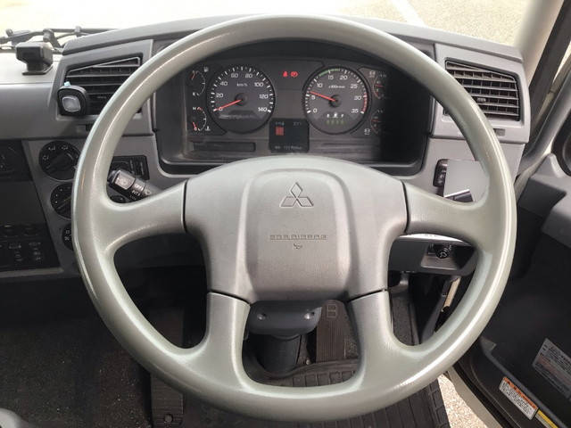 三菱ふそうファイターアルミウイング中型（4t）[写真35]