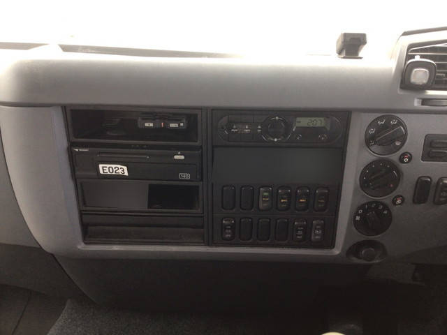 三菱ふそうファイターアルミウイング中型（4t）[写真37]