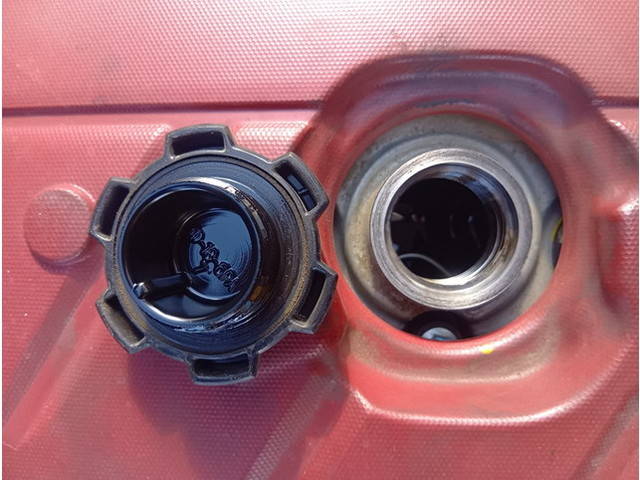 日野デュトロ平ボディ小型（2t・3t）[写真10]