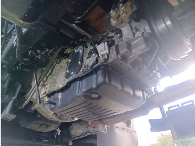 日野デュトロ平ボディ小型（2t・3t）[写真18]