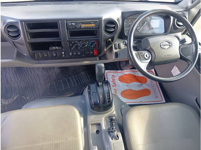 日野デュトロ平ボディ小型（2t・3t）[写真21]