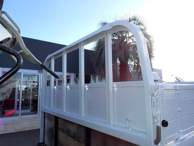 いすゞエルフ平ボディ小型（2t・3t）[写真16]