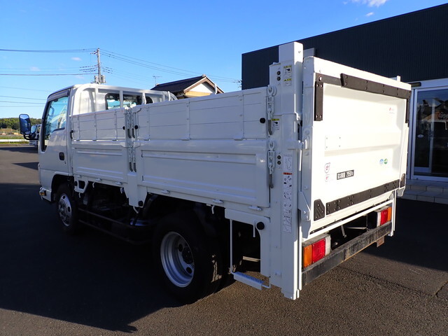 いすゞエルフ平ボディ小型（2t・3t）[写真02]