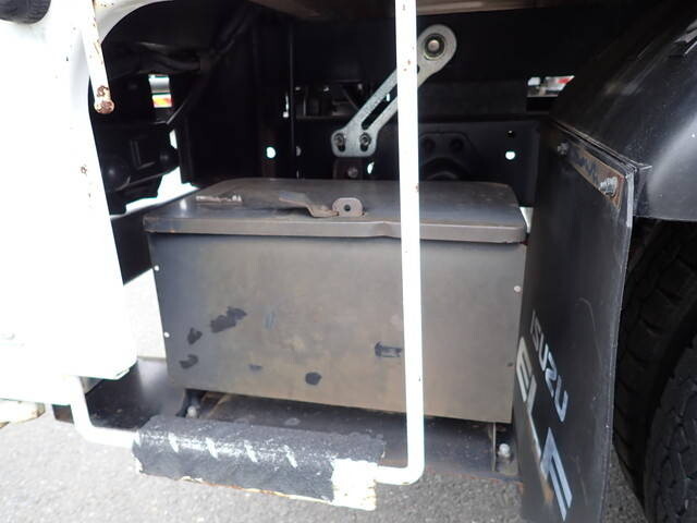 いすゞエルフ平ボディ小型（2t・3t）[写真22]