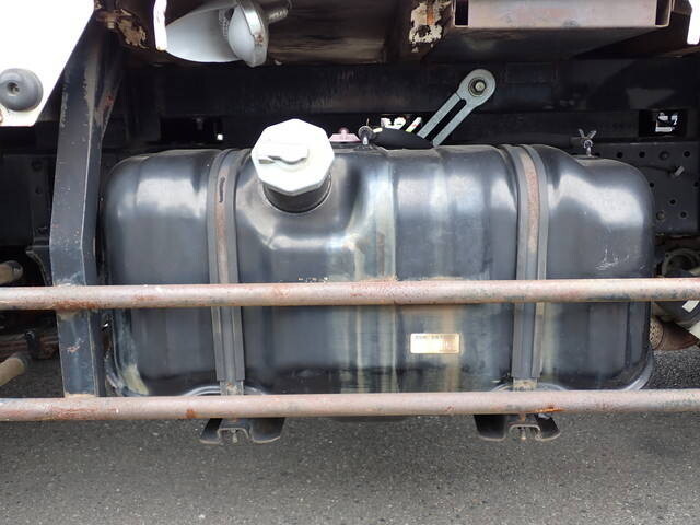 いすゞエルフ平ボディ小型（2t・3t）[写真23]