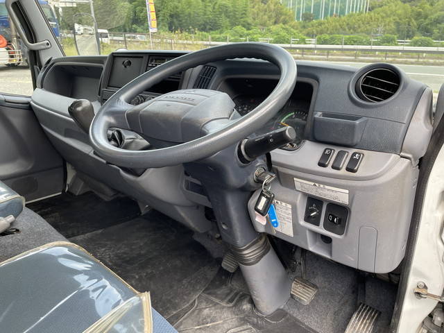 三菱ふそうキャンタークレーン5段小型（2t・3t）[写真34]