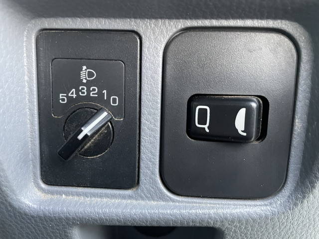 三菱ふそうキャンタークレーン5段小型（2t・3t）[写真38]