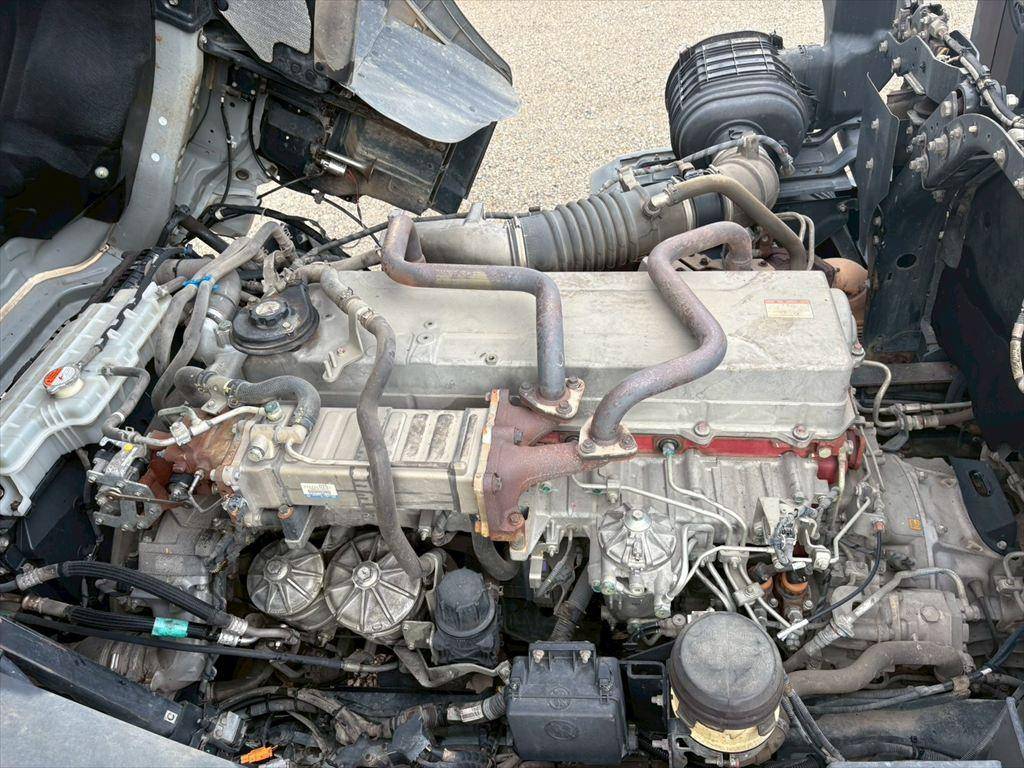 日野プロフィアトレーラーヘッド（トラクターヘッド）大型（10t）[写真15]