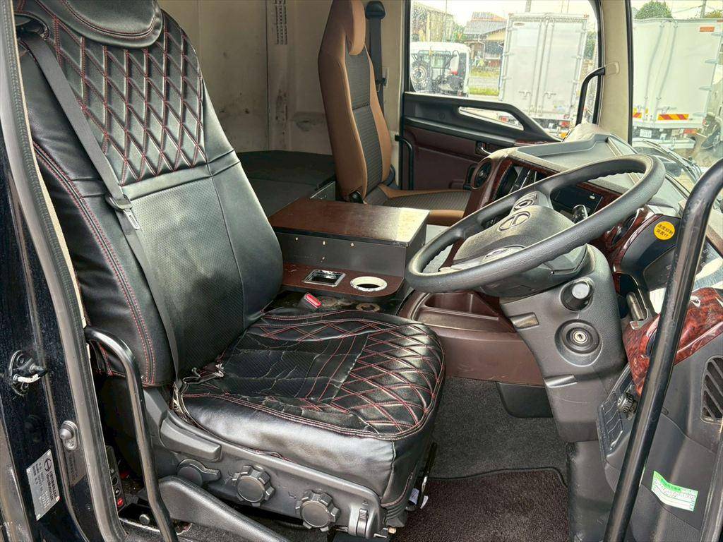 日野プロフィアトレーラーヘッド（トラクターヘッド）大型（10t）[写真17]