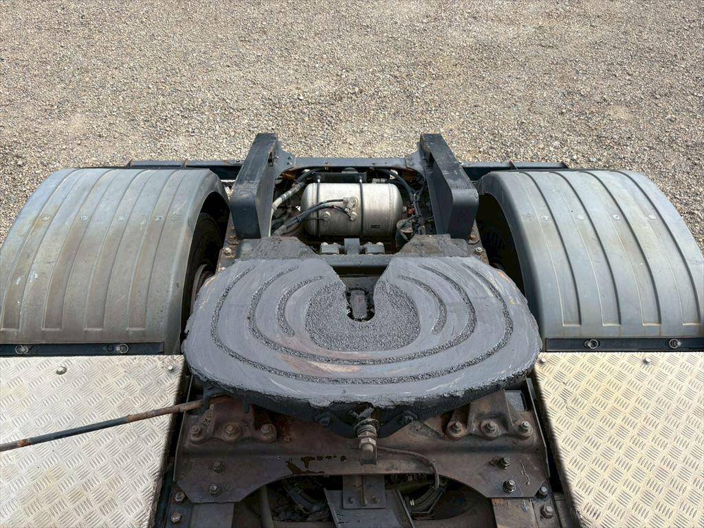 日野プロフィアトレーラーヘッド（トラクターヘッド）大型（10t）[写真09]