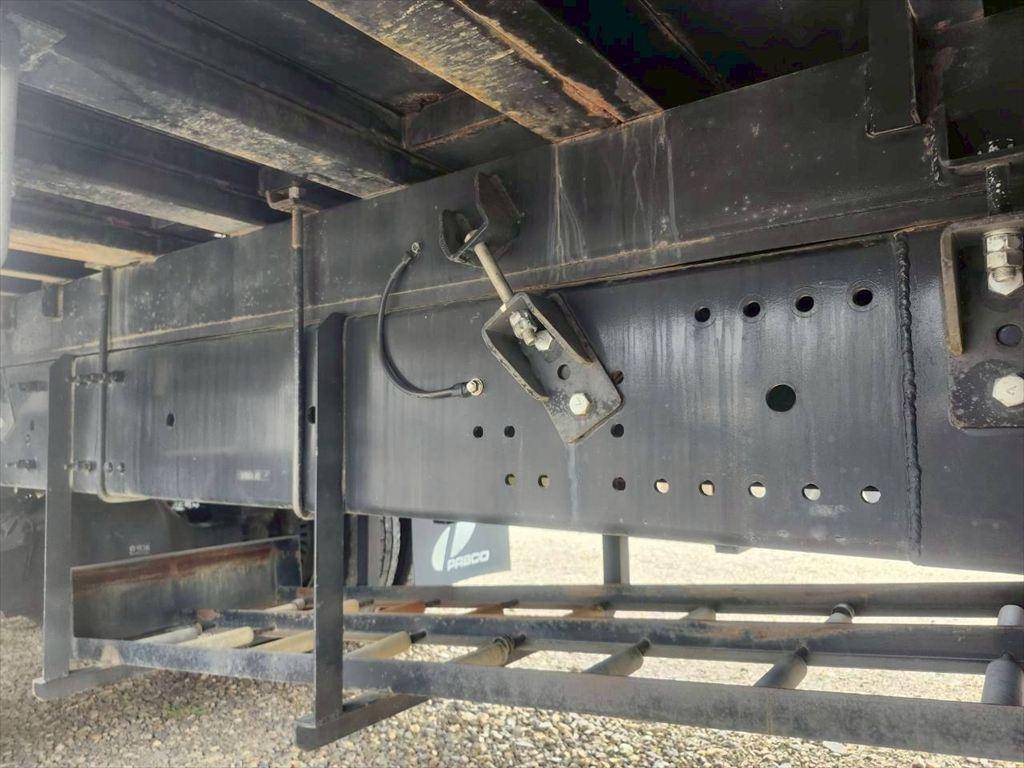 UDトラックスクオンセルフローダー大型（10t）[写真12]