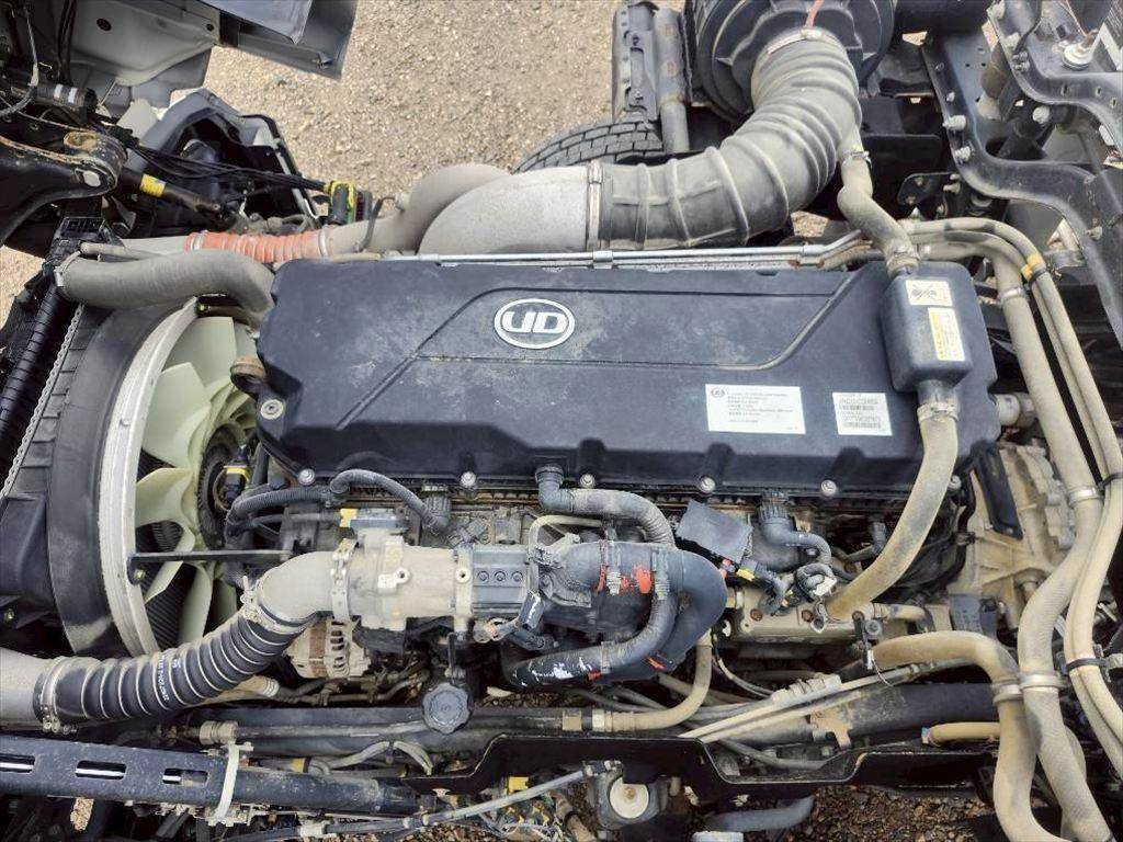 UDトラックスクオンセルフローダー大型（10t）[写真17]