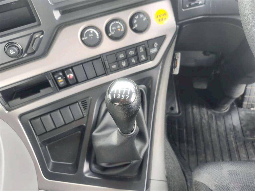 UDトラックスクオンセルフローダー大型（10t）[写真21]