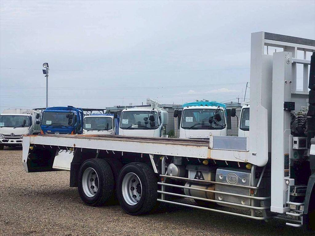 UDトラックスクオンセルフローダー大型（10t）[写真05]